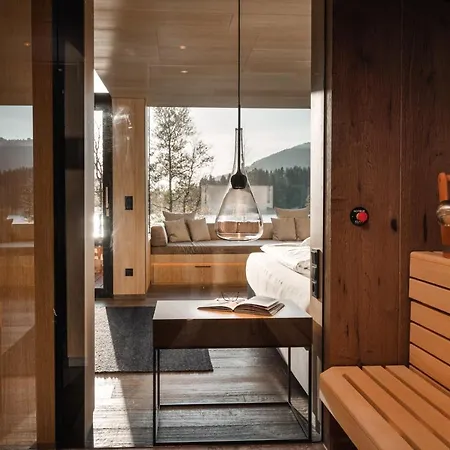 ホテル Alpenhotel Am Schwarzsee 4*