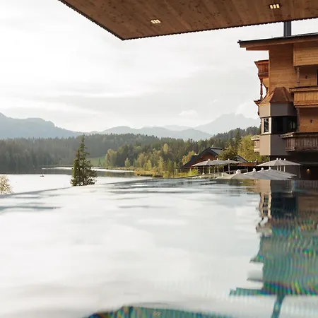 ホテル Alpenhotel Am Schwarzsee 4*